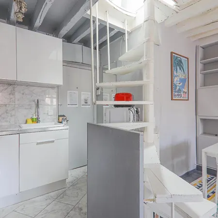 Apartment-4p-city Centre Lescot With Netflix Parijs