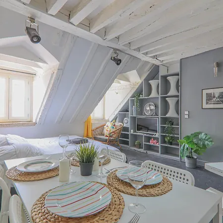 Apartment-4p-city Centre Lescot With Netflix Апартаменты