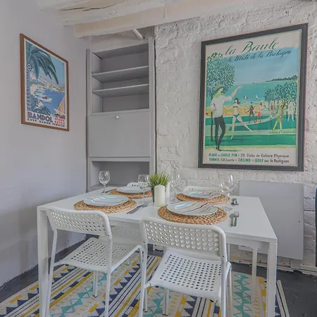 Апартаменты Apartment-4p-city Centre Lescot With Netflix